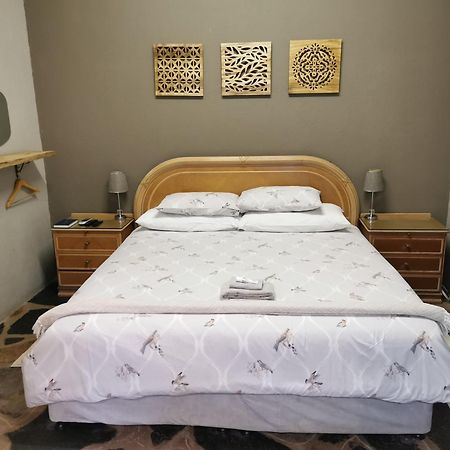 Macnut Bed And Breakfast Mbombela Bilik gambar